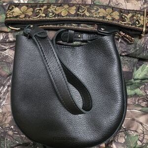 Portland Leather Pebbled Black Medium Olivia